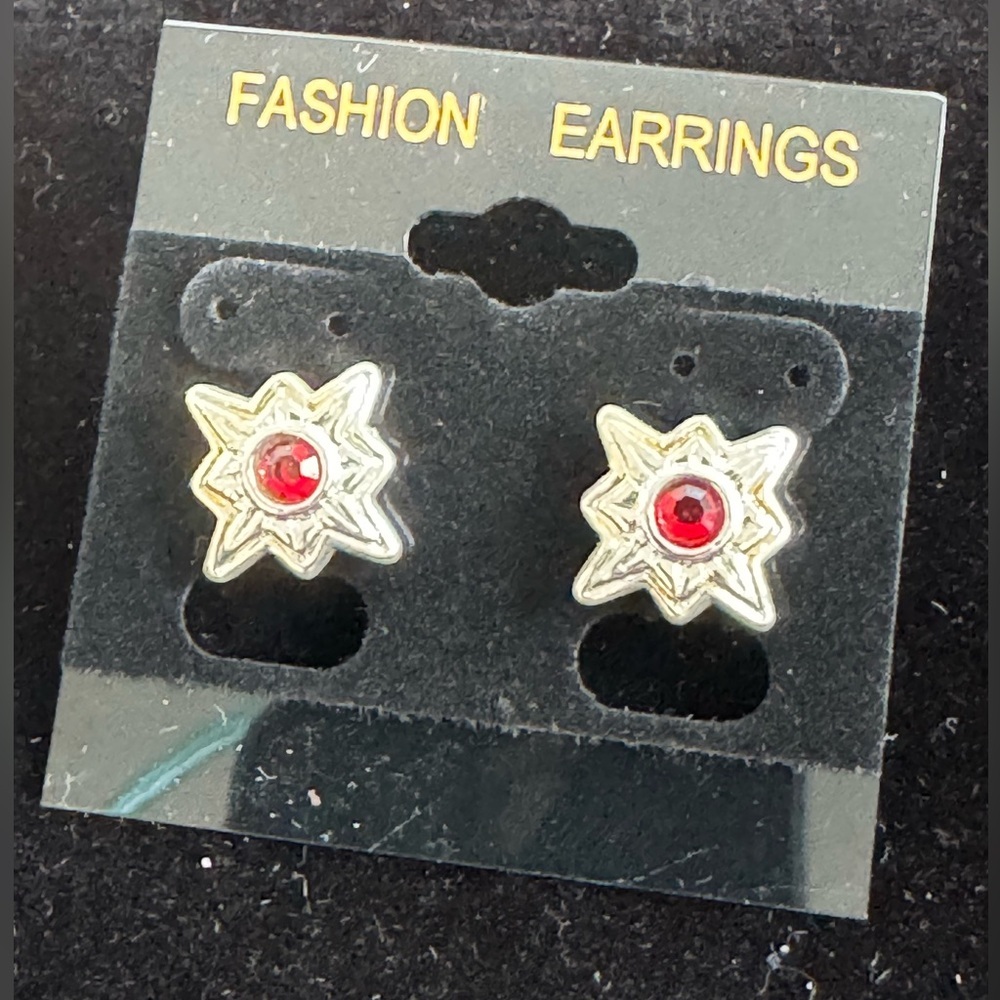 Vintage Silver and Red Starburst Stud Earrings - Picture 1 of 3